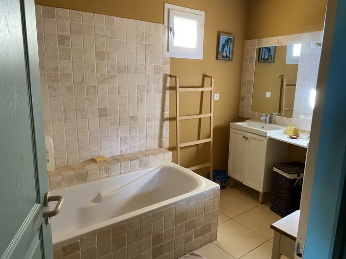 Image No.23-5 Bed Property for sale