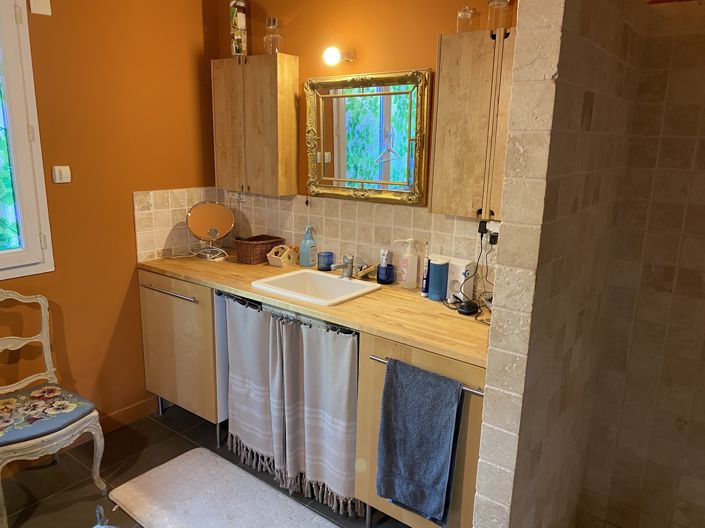 Image No.24-5 Bed Property for sale