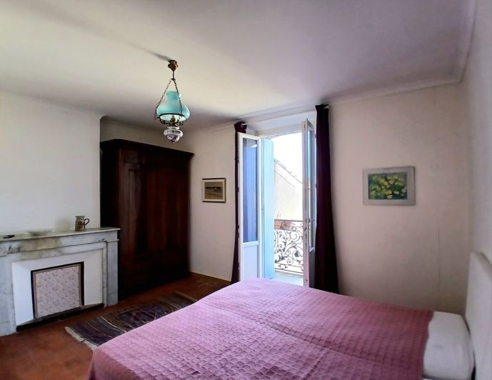 Image No.23-6 Bed House for sale