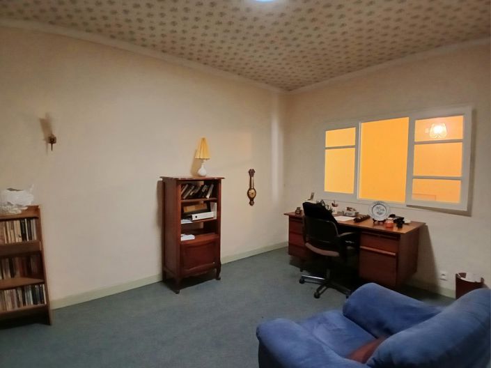 Image No.24-6 Bed House for sale