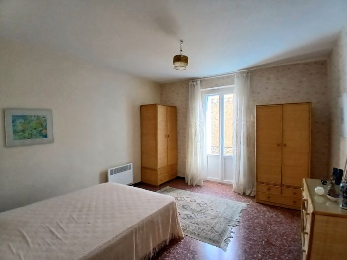 Image No.25-6 Bed House for sale