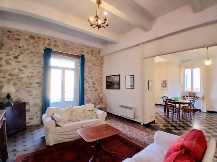 Image No.11-6 Bed House for sale