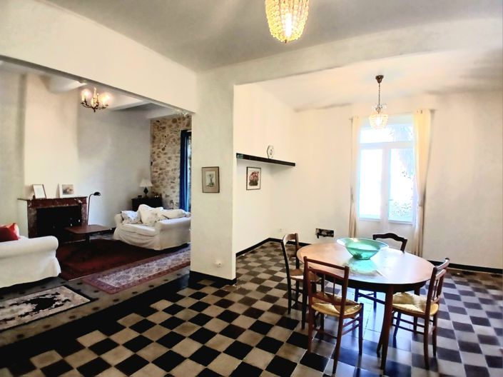 Image No.10-6 Bed House for sale