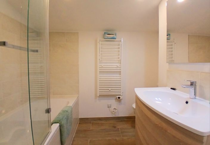 Image No.21-6 Bed House for sale