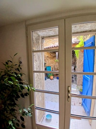 Image No.8-6 Bed House for sale