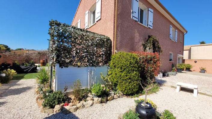 Image No.1-5 Bed Property for sale