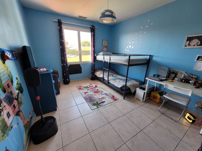 Image No.17-5 Bed Property for sale