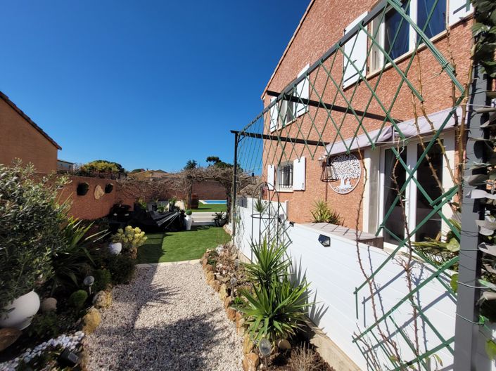 Image No.4-5 Bed Property for sale