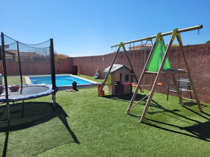 Image No.5-5 Bed Property for sale