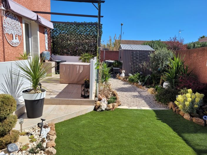 Image No.2-5 Bed Property for sale