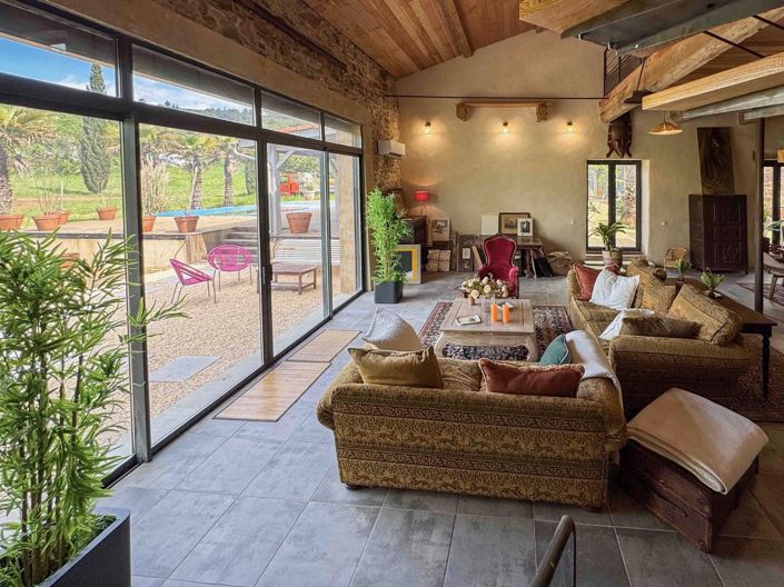 Image No.10-8 Bed House for sale