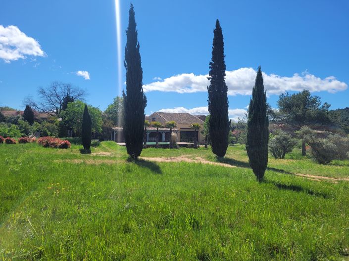 Image No.2-8 Bed House for sale