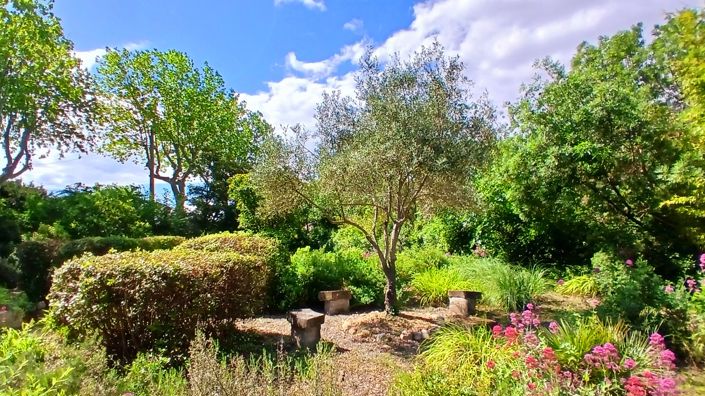 Image No.9-6 Bed Property for sale