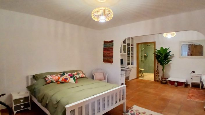 Image No.23-6 Bed Property for sale