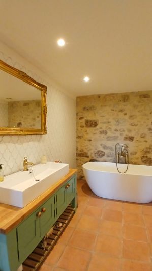 Image No.33-6 Bed Property for sale