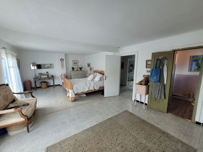 Image No.15-3 Bed House for sale