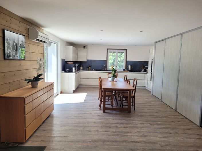 Image No.13-5 Bed Property for sale