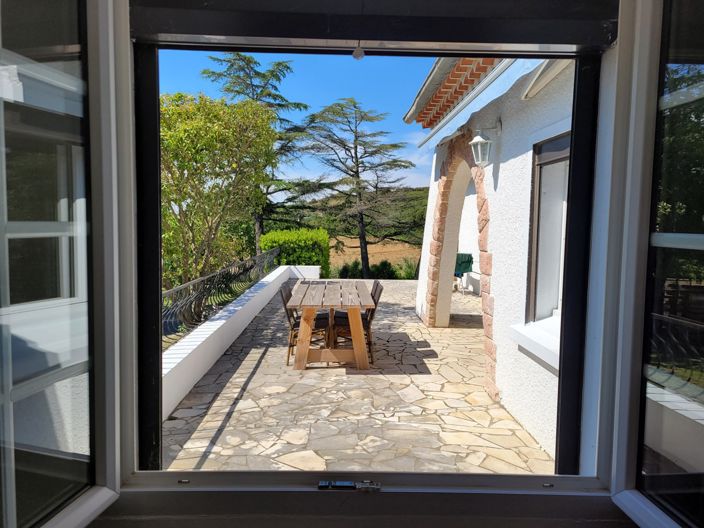 Image No.12-5 Bed Property for sale