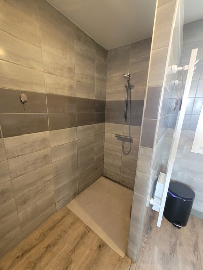 Image No.24-5 Bed Property for sale