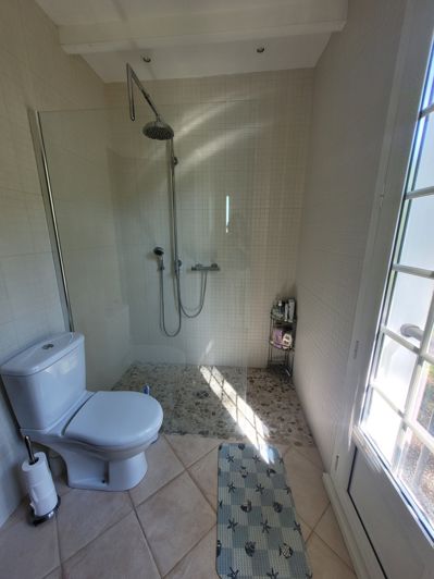 Image No.25-5 Bed Property for sale