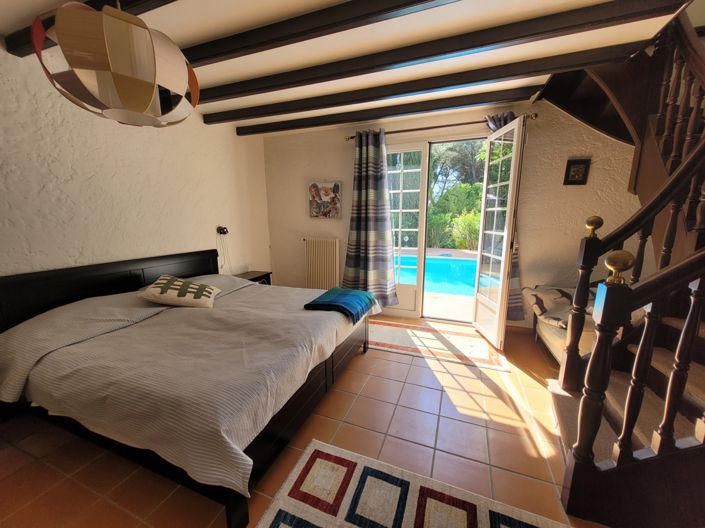 Image No.22-5 Bed Property for sale