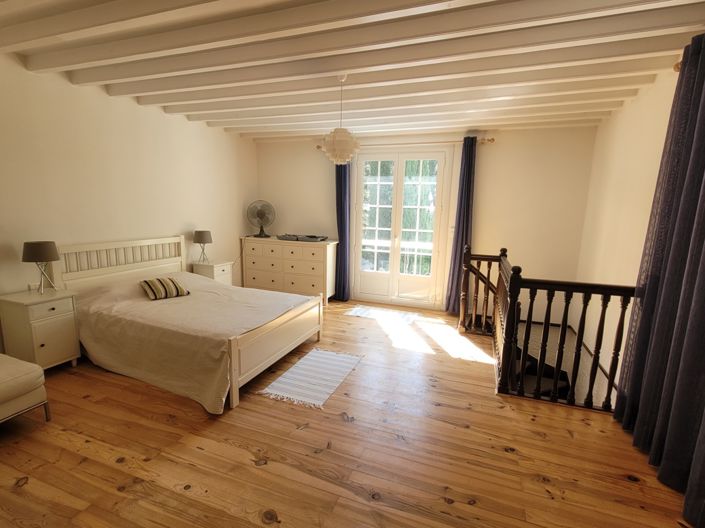 Image No.24-5 Bed Property for sale