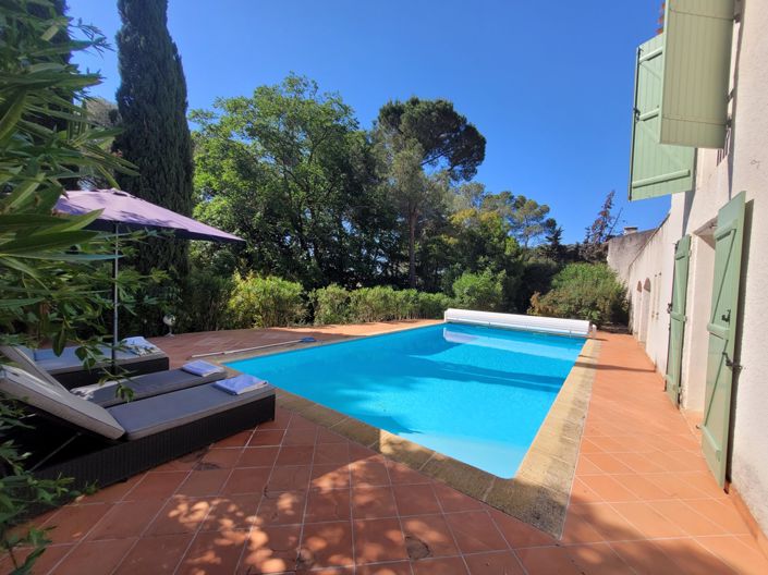 Image No.8-5 Bed Property for sale