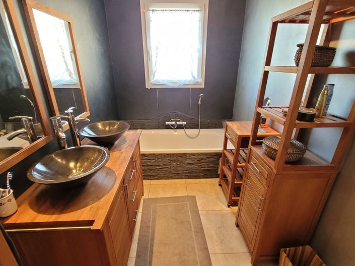 Image No.10-4 Bed Property for sale