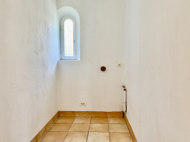 Image No.14-3 Bed Property for sale