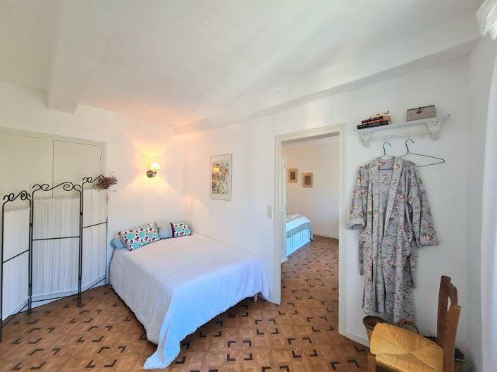 Image No.12-2 Bed House for sale