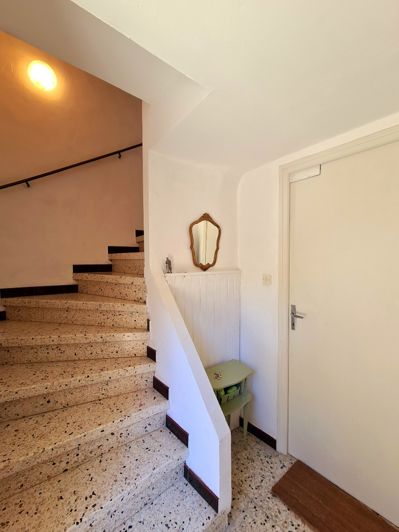 Image No.9-2 Bed House for sale