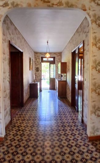 Image No.17-5 Bed House for sale