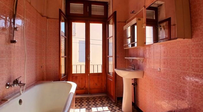 Image No.19-5 Bed House for sale