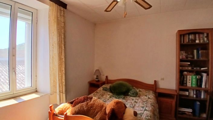 Image No.24-5 Bed House for sale