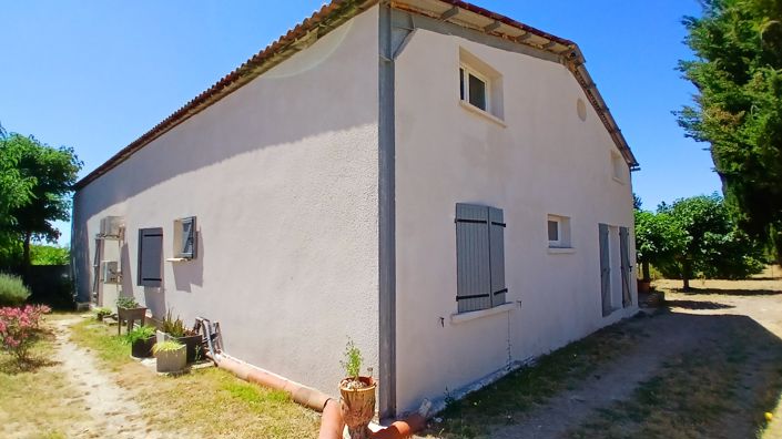 Image No.3-3 Bed Barn for sale