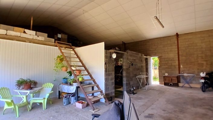 Image No.21-3 Bed Barn for sale