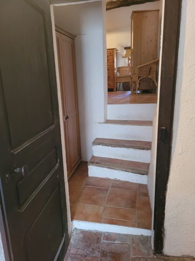 Image No.8-2 Bed House for sale