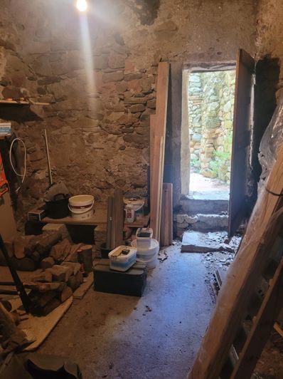 Image No.13-2 Bed House for sale