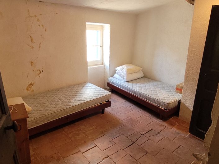 Image No.9-2 Bed House for sale