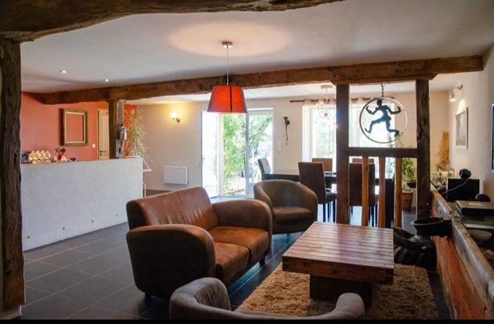 Image No.28-5 Bed Commercial for sale