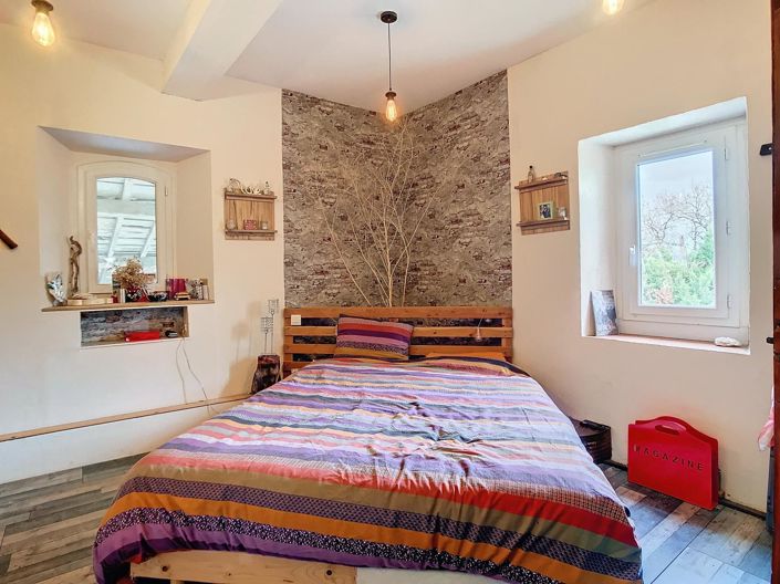 Image No.32-5 Bed Commercial for sale