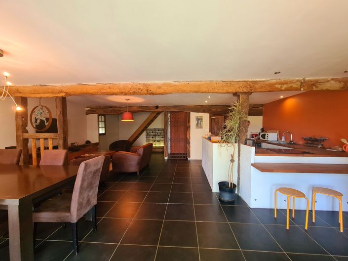 Image No.40-5 Bed Commercial for sale