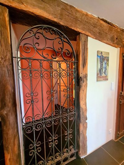 Image No.39-5 Bed Commercial for sale