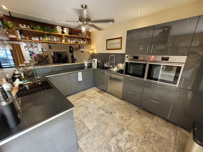 Image No.9-3 Bed House for sale