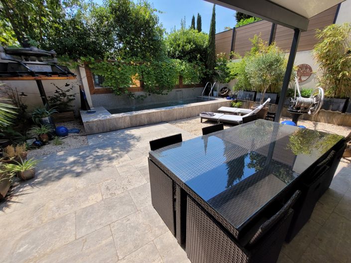 Image No.10-3 Bed House for sale