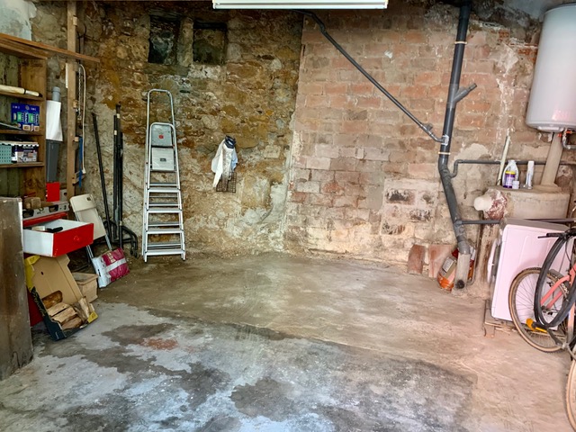 Image No.12-3 Bed House for sale