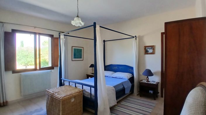 Image No.15-4 Bed Property for sale