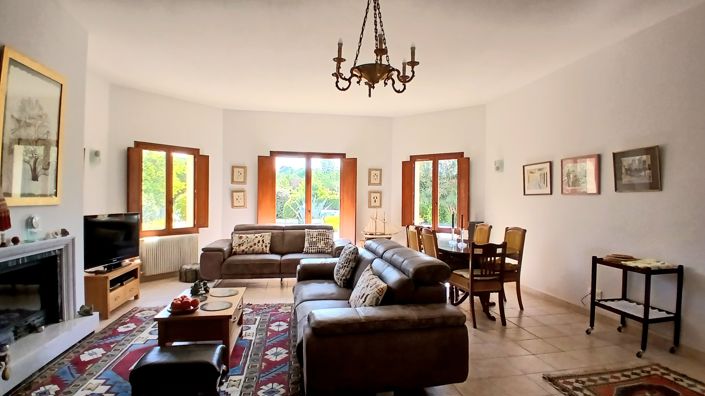 Image No.9-4 Bed Property for sale