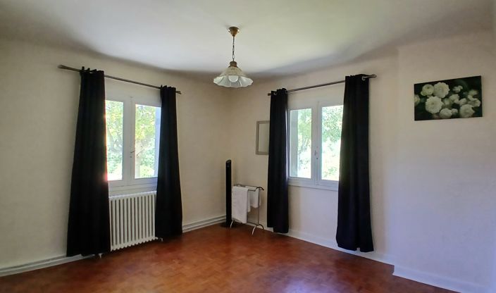 Image No.19-4 Bed Property for sale