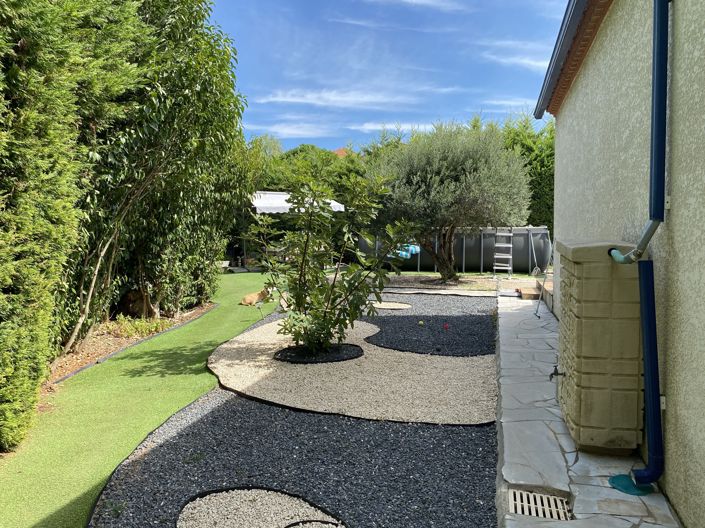 Image No.4-4 Bed Property for sale